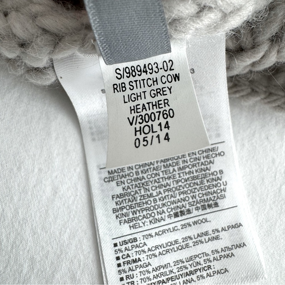 Gap Rib Stitch Cowl - Picture 5 of 6